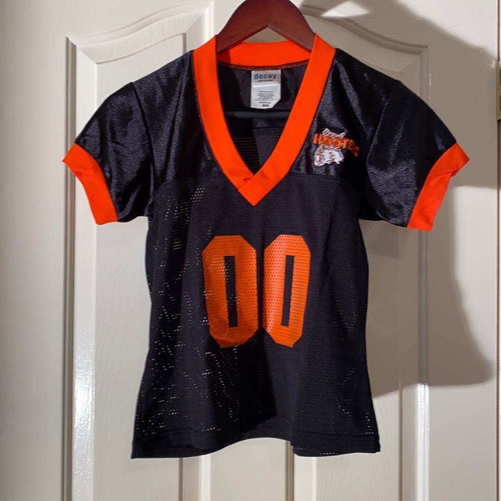 Vintage Hooter’s Jersey by Decoy Sportswear size medium